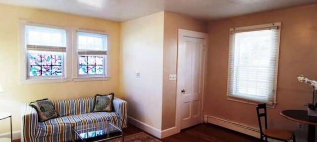 1 BR unit, private entrance and bathroom, free parking, walk to FSU
