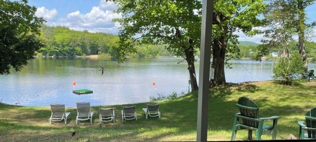 1 BR Waterfront Cottage Overlooking the Water and Mountain Sunsets!