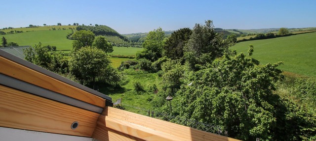 1 HETFIELD COTTAGES, pet friendly in Bishop's Castle