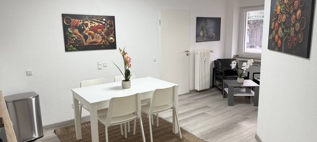 #1 Top room: central & comfortable, shared bathroom