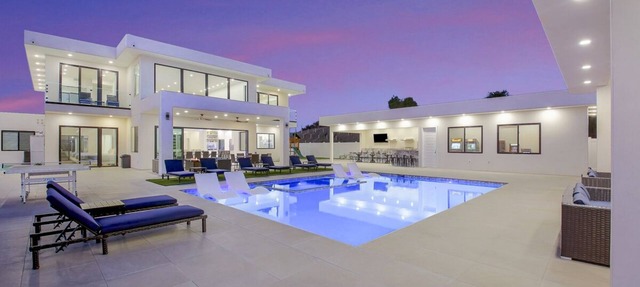 # 1 Vacation Rental in California for Large Groups