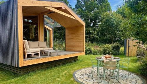 101 Tiny House Elbhütte mit Wiesenblick