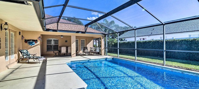 12 Miles to Disney: Clermont Villa w/Heated Pool