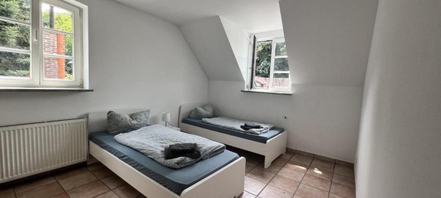 13 Worker Apartments - Single Beds - Free Parking - 10 min Cologne-City