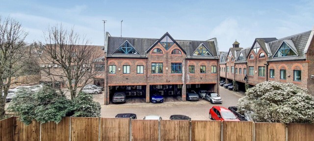 15 GW - Sara Suite - Lovely Deluxe Wembley Harrow Apartment
