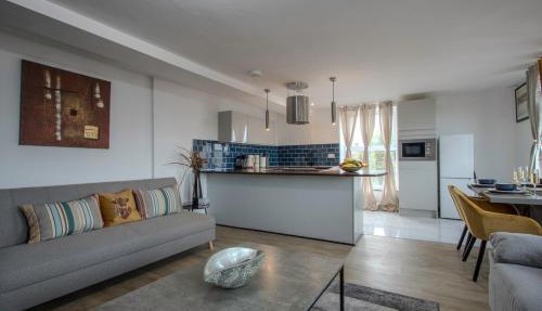#176 Modern Flat in Central Warrington - Sleeps 5