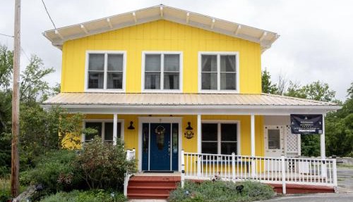1878 RiverRun - Self-Serve Breakfast, Self Check-in, WiFi, Trail and River access-No Staff On-Site