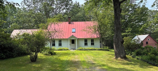 18th Century Refurbished Yankee 3 Bedroom Farmhouse in the Berkshires
