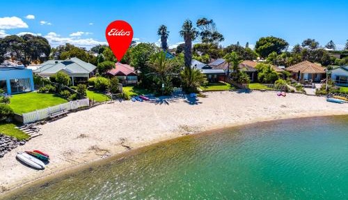 19A Bartel Blvd - Charming Lakefront Villa