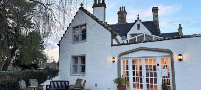 19th century disability accessible 5-bedroom villa free private secluded parking