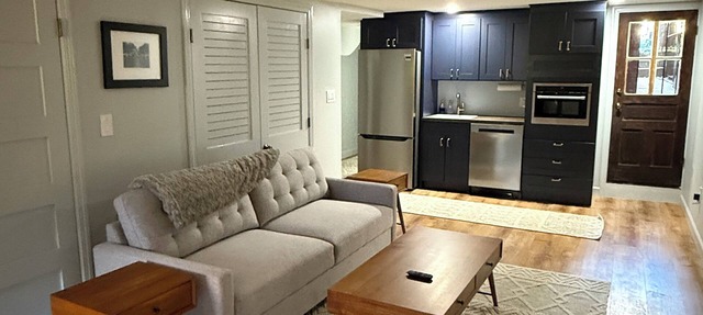 1BR Bloomingdale Retreat with Private Entry. Walkable & Quiet Neighborhood.