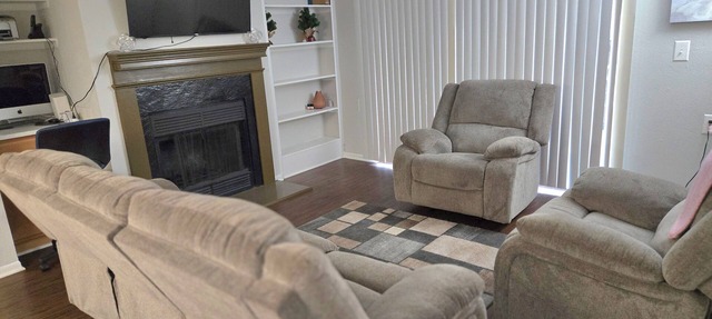 2-bed apartment, heart of RIO, Gaithersburg! Near 1-270, commuter convenient.