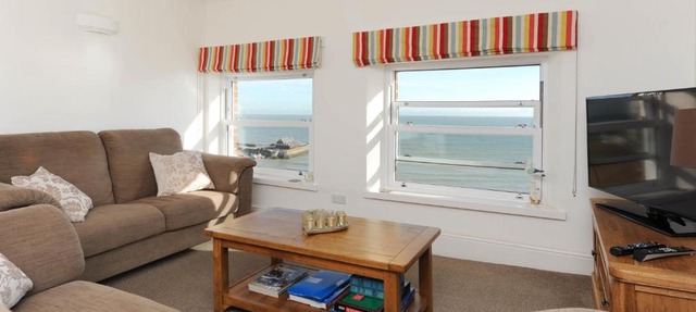 2 Bed beach front apartment with spectacular views overlooking Viking Bay