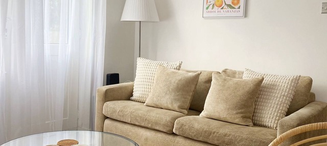 2 Bed Ground Floor, Boho Chic Garden Flat with Parking