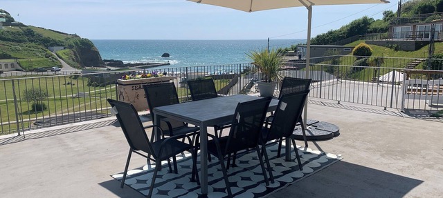 2 bed Villa, Large terrace with breath taking views only 3 minutes to the beach!