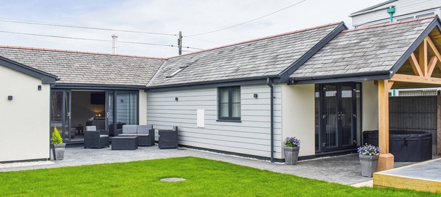 2 bedroom accommodation in Eyton Wrexham