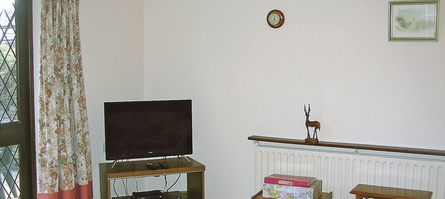 2 bedroom accommodation in Old Brampton, near Chesterfield
