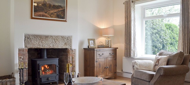 2 bedroom accommodation in Temple Normanton, near Chesterfield