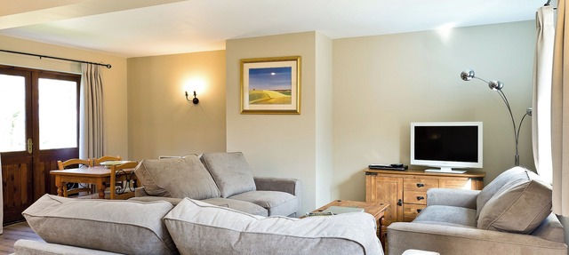 2 bedroom accommodation in Carsington, near Ashbourne