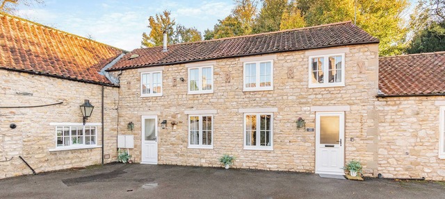2 bedroom accommodation in Thornton Le Dale, near Pickering