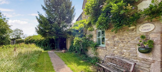 2 bedroom accommodation in Broughton Gifford, near Melksham