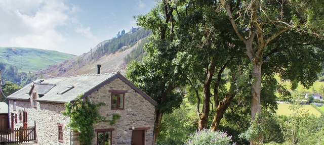 2 bedroom accommodation in Llangynog, near Welshpool