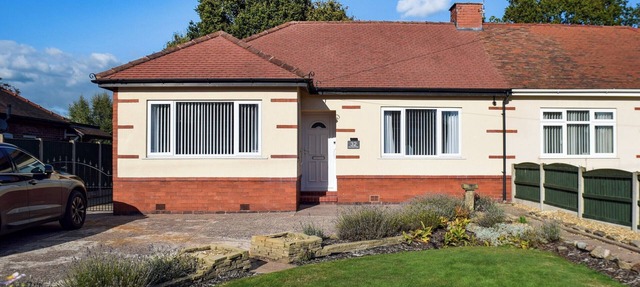 2 bedroom accommodation in Sandbach
