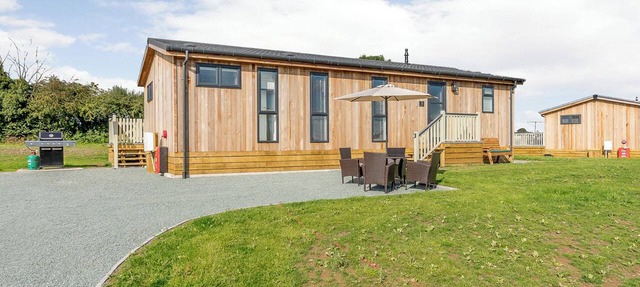 2 bedroom accommodation in Tetchill