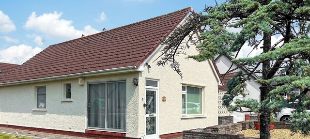 2 bedroom accommodation in Cardiff