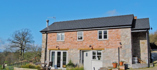 2 bedroom accommodation in Nantmawr, near Oswestry