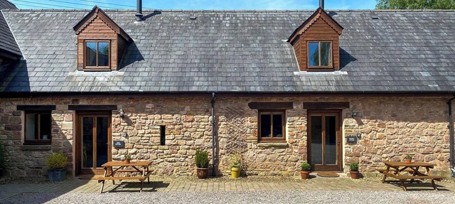 2 bedroom accommodation in Newland, near Coleford