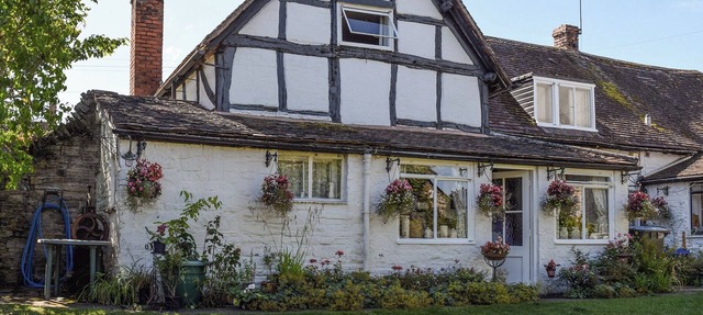 2 bedroom accommodation in Barton
