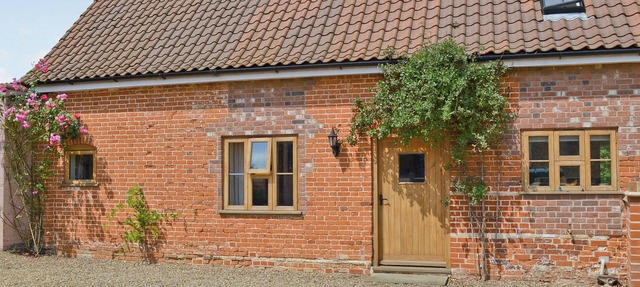 2 bedroom accommodation in Aldeby, near Beccles