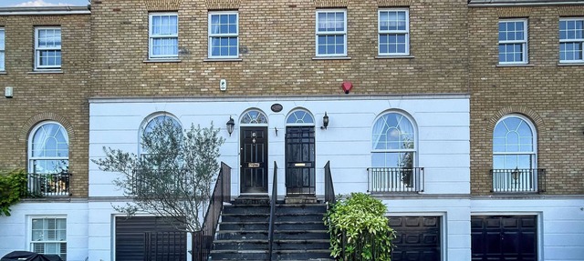 2 bedroom accommodation in London