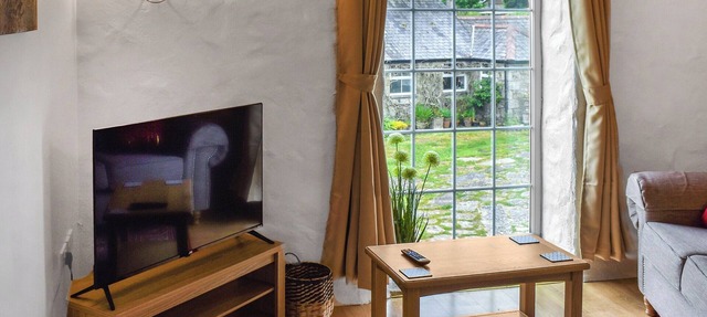 2 bedroom accommodation in Penryn, near Falmouth