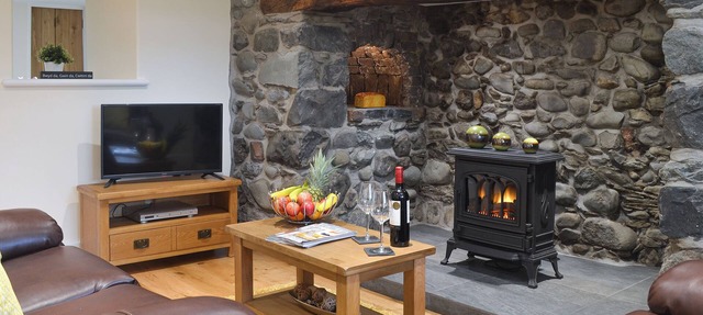 2 bedroom accommodation in Bryncrug, near Tywyn
