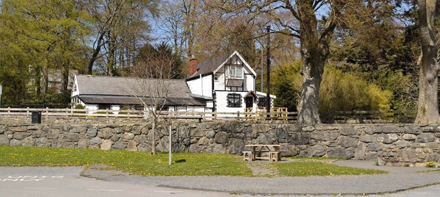 2 bedroom accommodation in Bala