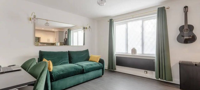 2 King Bed Modern Refurb Flat - 10 mins 2 London Bridge - Sleeps 6 Guests