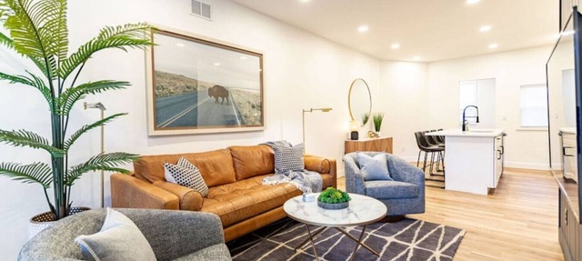 2 King Beds | Easy City Access | Easy Parking