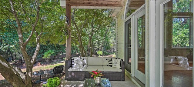 2 Mi to Clemson: Central Villa w/Deck, Near Lakes