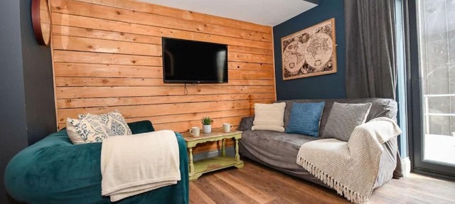 2 Private Rooms in Shared Apartment with Kitchen