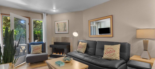2 Sand Dune: Cozy Town Home | Walk to Beach | Dog-Friendly