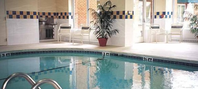 2 Units | King Suite + Sofa bed | Enjoy the Indoor Pool, Gym & Breakfast
