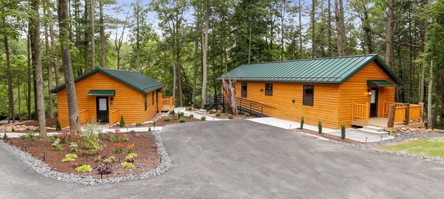 2 WATERFRONT CABINS 2 HOT TUBS 2 FIRE RINGS BEACH FISH HIKE KAYAKS TUBES GRILLS