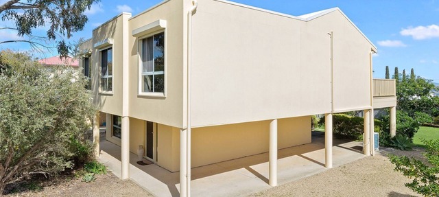 22 Broadbeach Drive Carrickalinga