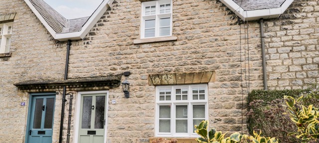 29 BONDGATE, pet friendly, character holiday cottage in Helmsley