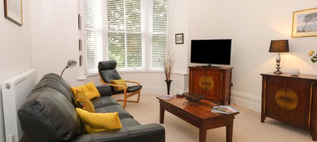 2B Cavendish Villas