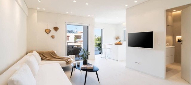 2BD Boho Sea View Apartment by The Olon