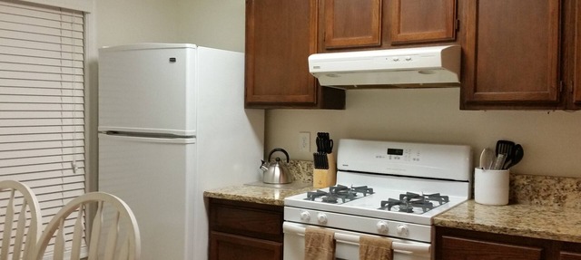 2BR/1BA Private Condo W/Terrace Patio