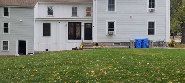 2BR/2BA in a Duplex; Private entry & free parking; Downtown Holliston